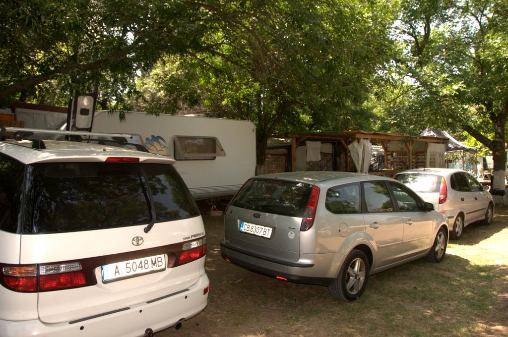 Camping Goldfish Hotel Sozopol Exterior photo